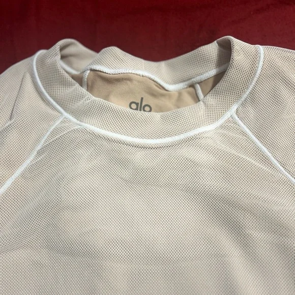 ALO Yoga White Long Sleeve Crop Top - Picture 3 of 5